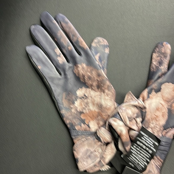 Leather Floral Gloves by Badgley Mischka - Picture 2 of 9